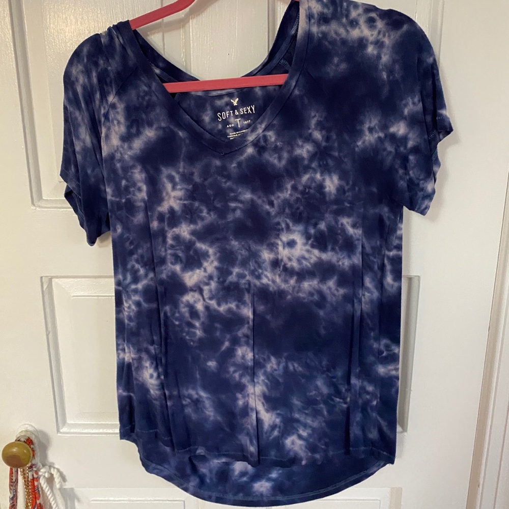 AE soft and sexy navy tie dye blue v neck